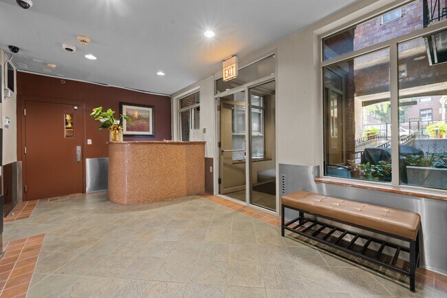Foto del edificio - 1500 W Monroe St