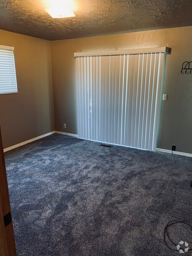 Summer Meadows Apartments for Rent with Hardwood Floors Sandy, UT 1