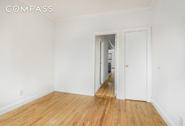 Foto del edificio - Sunny one bed on the cusp of Park Slope and Gowanus