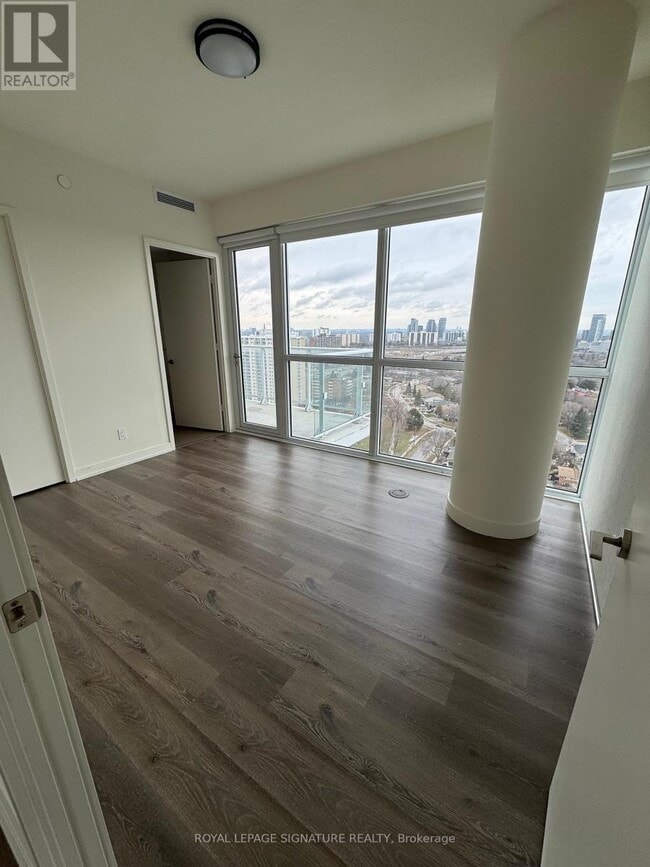 Building Photo - 10 Deerlick Ct