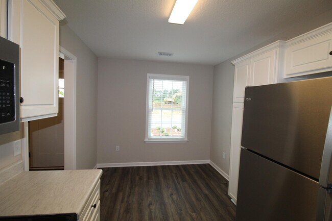 Building Photo - 519 Deerchase Ct