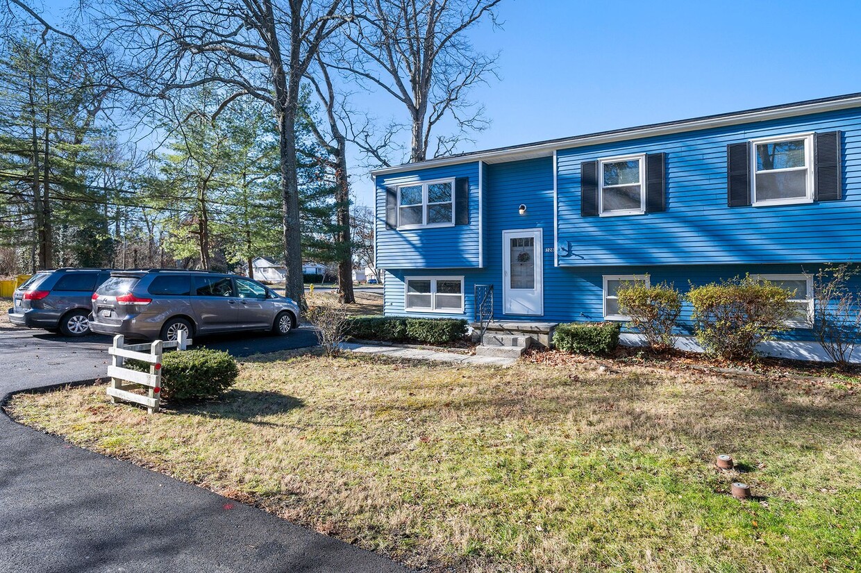 Primary Photo - 3 Bedroom Oasis in Severna Park