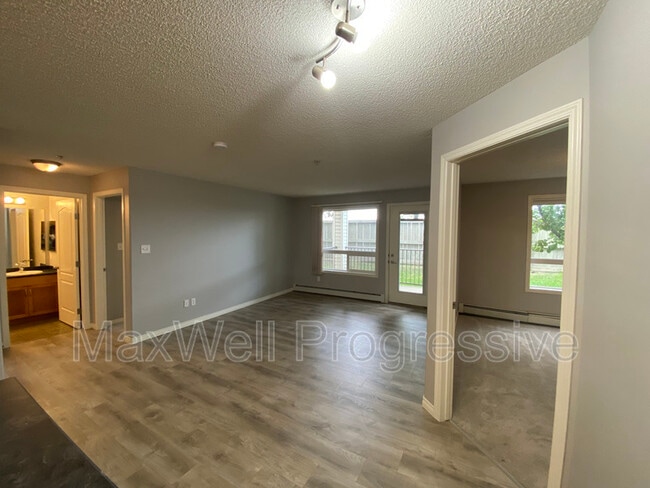 Building Photo - 330 Clareview Station Dr NW