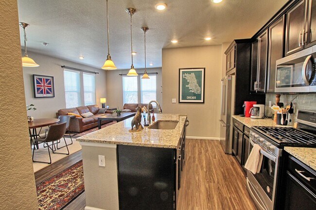 Foto del edificio - 3 bed 2.5 bath Castle Rock Townhome in the Meadows