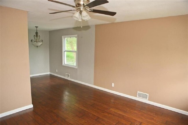 Foto del edificio - 5221 Sycamore Ave