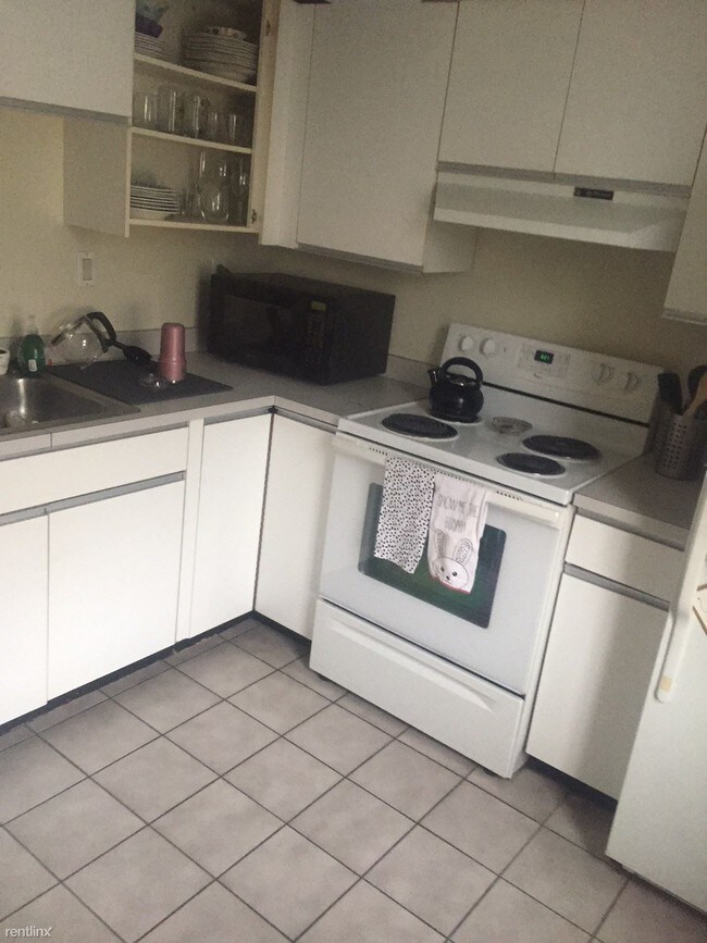 Building Photo - 2 br, 1 bath  - 1806 Green St Apt 205