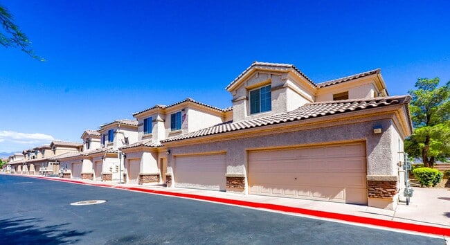 Building Photo - 3 Bed, 2 Bath, 1 Car Aliante Condo