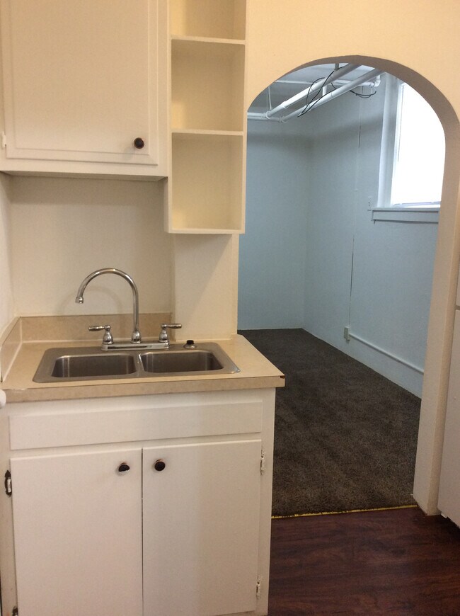 Foto del edificio - 3020 W 28th St