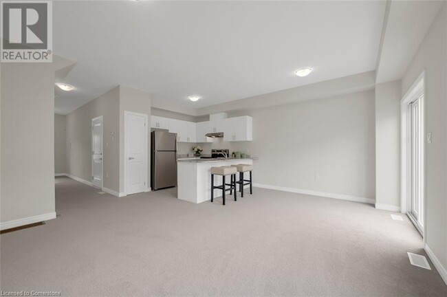 Building Photo - 11 Linden Park Ln