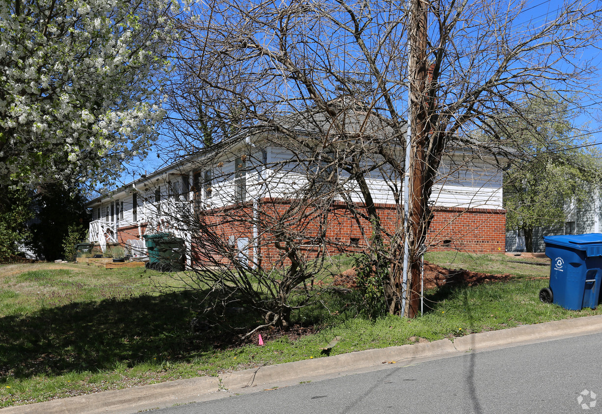 Building Photo - 201 W Geer St