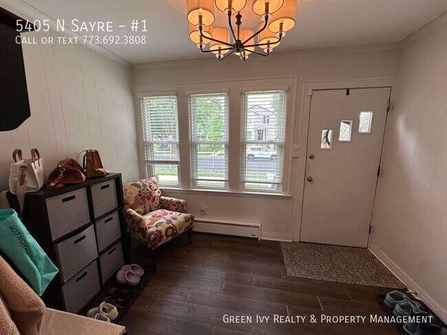 Building Photo - Gorgeous, Rehabbed, Tri-Level, Home For Re...