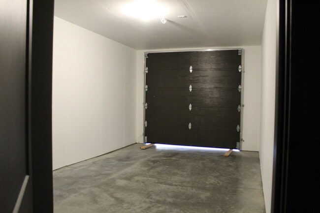 Building Photo - 573 S Teton Ave