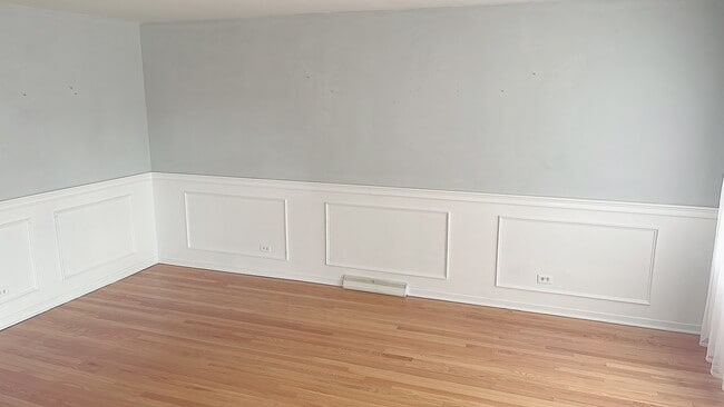 Building Photo - 8618 S Kenton Ave