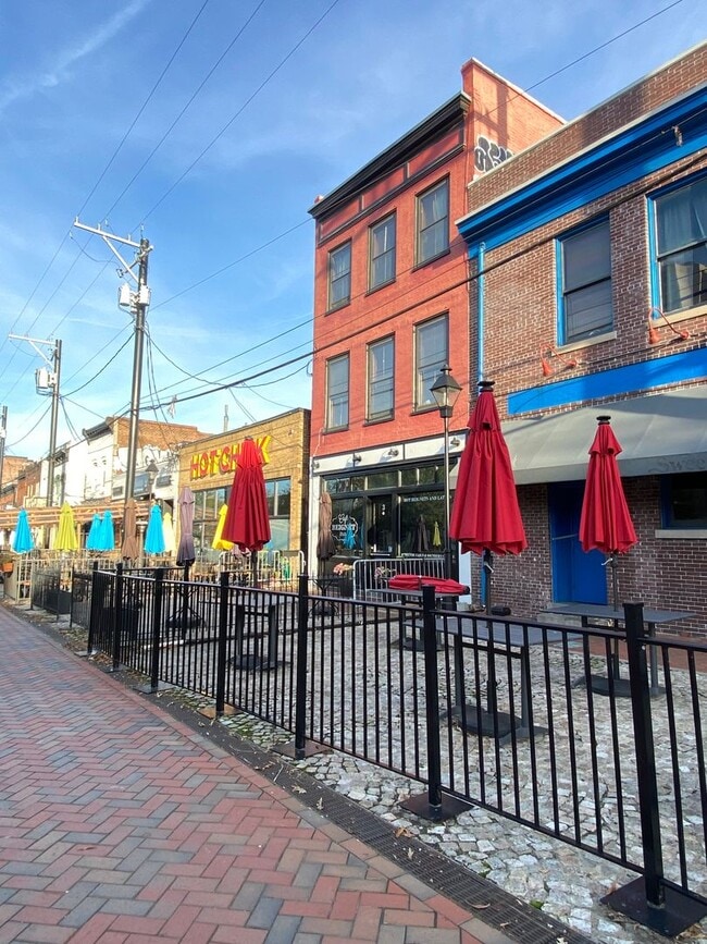 Photo - 17 1/2 N 17th Apartment