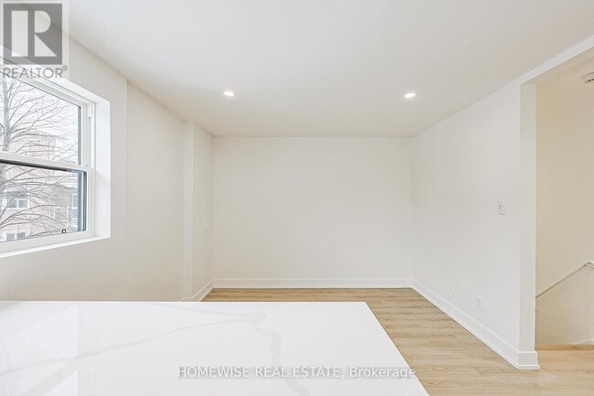 Building Photo - 100 Liberty St N