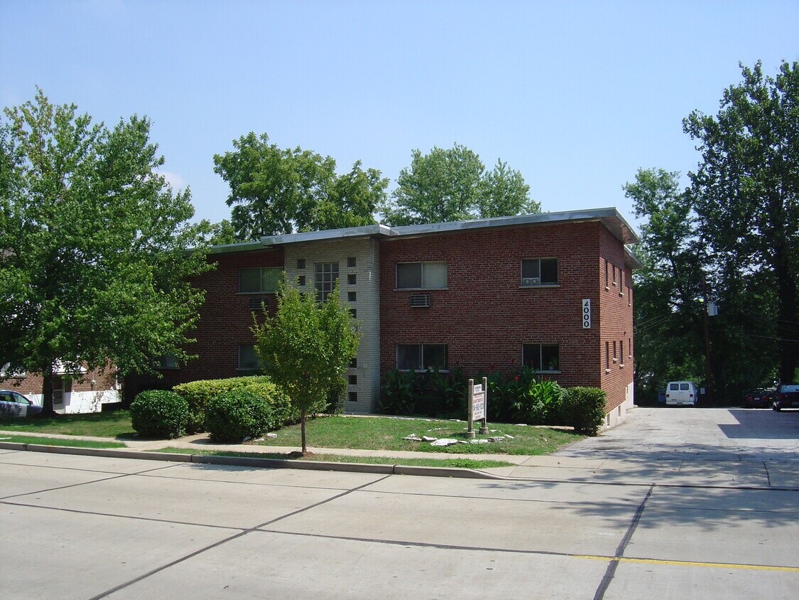 2004 Bellevue Ave Unit Apt K, Maplewood, MO 63143 Apartments in