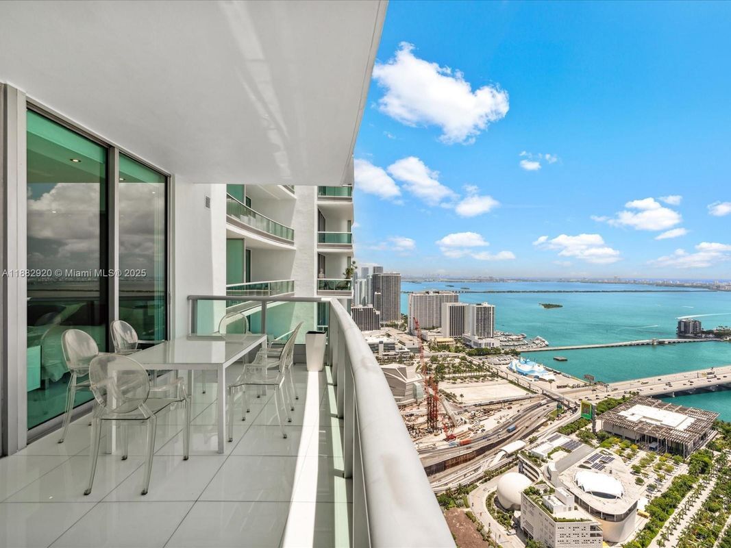 Foto del edificio - 900 Biscayne Blvd