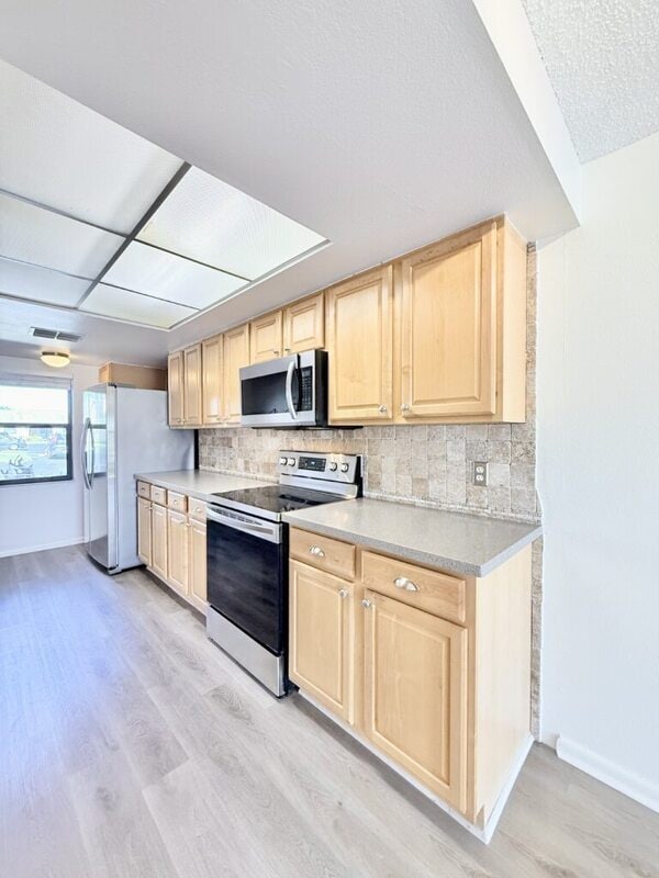 Building Photo - 2131 Ridge Rd S