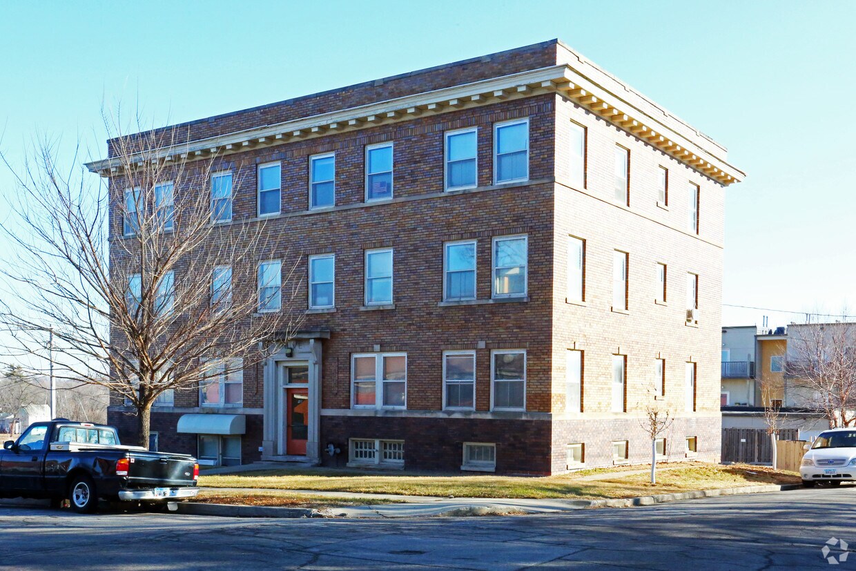 Primary Photo - 933 18th St