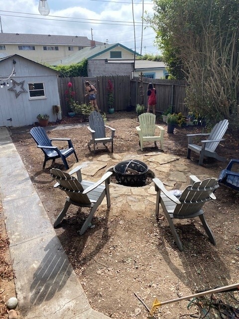 With fire pit - 1120 E Santa Clara St