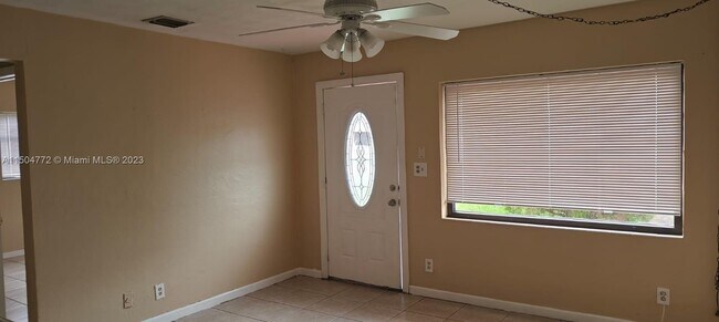 Foto del edificio - 6425 SW 22nd St