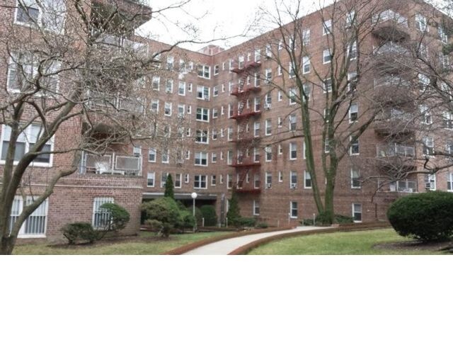 Foto del edificio - 178-10 Wexford Terrace