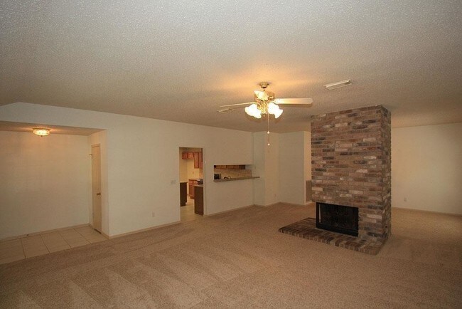 Building Photo - 14 Cottage Grove Pl