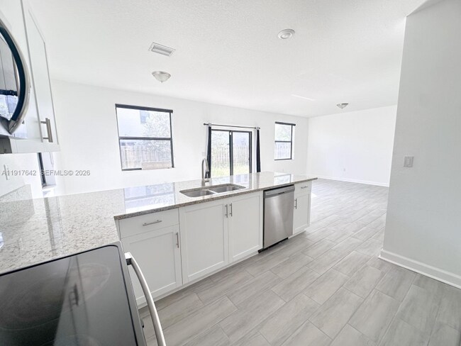 Foto del edificio - 8472 SW 29th St