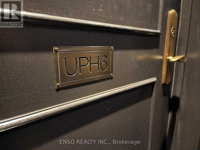 Building Photo - 2-UPH2 Clairtrell Rd