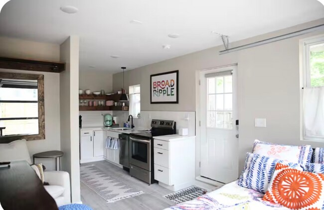 Foto del edificio - 5920 Rosslyn Ave