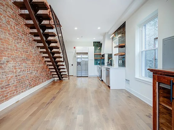 Photo - 1922 W Diamond St Apartment