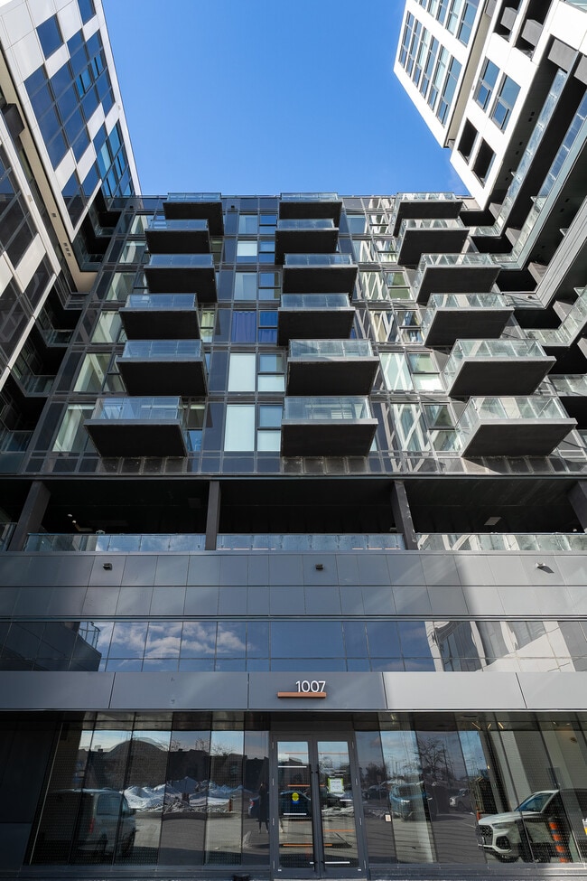 Building Photo - 1007 The Queensway