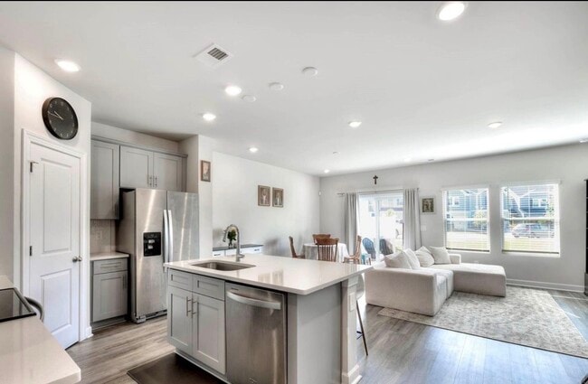 Foto del edificio - 1652 Village Grove Ln
