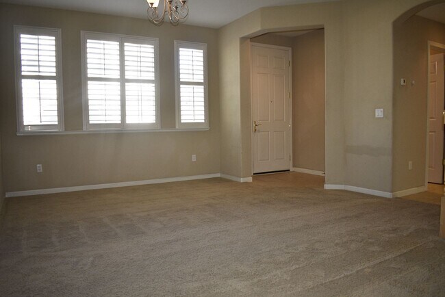 Building Photo - 2103 Ferry Cir