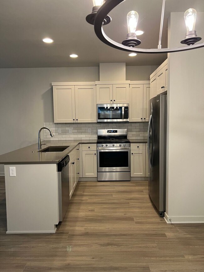 Foto del edificio - Townhome in Redmond's Dry Canyon Community