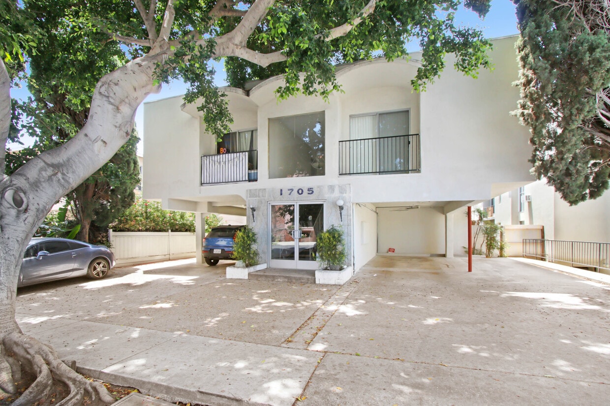 Primary Photo - 1705 Purdue Ave in West LA - near Sawtelle...