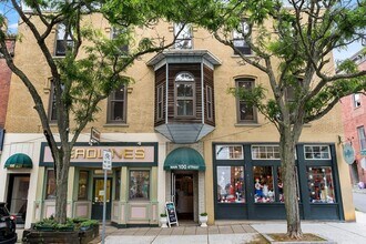 Building Photo - 100-102 Main St