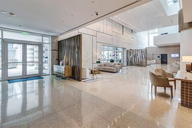 Foto del edificio - 6801 Collins Ave