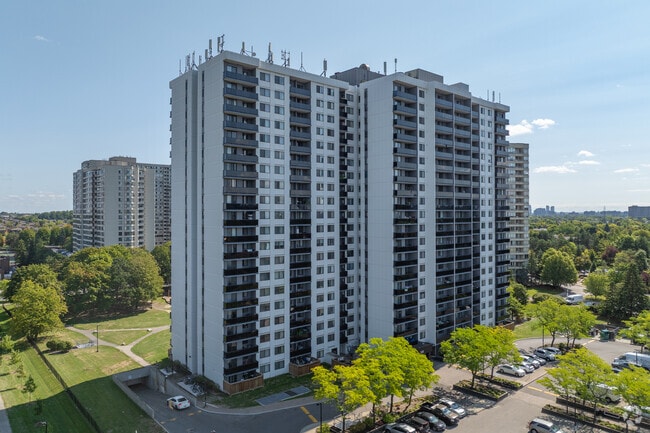 Building Photo - 125 Bamburgh Circ