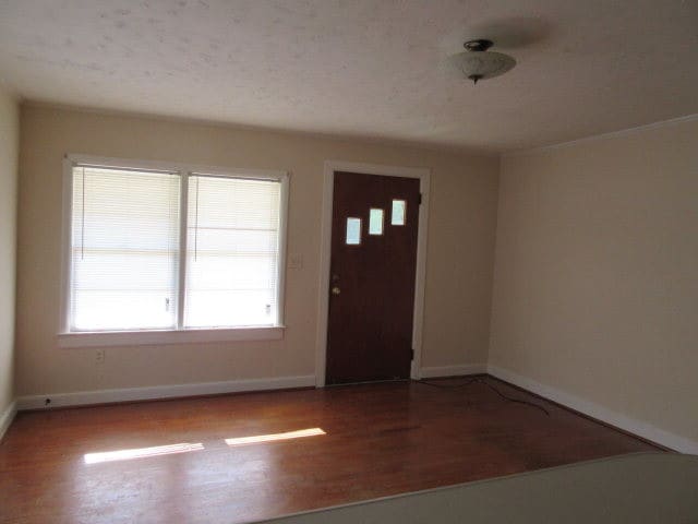 Building Photo - 600 Pinewood Rd