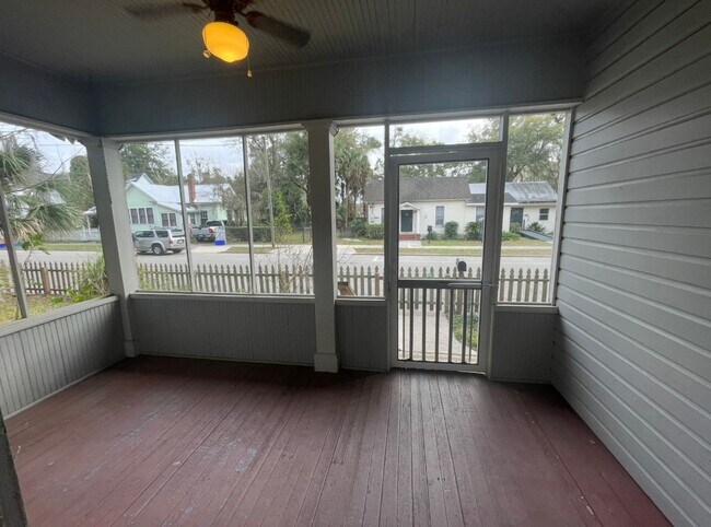 Foto del edificio - Charming 2 bedroom with fireplace