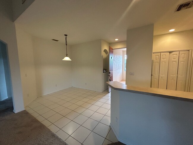 Foto del edificio - 4255 Liron Ave