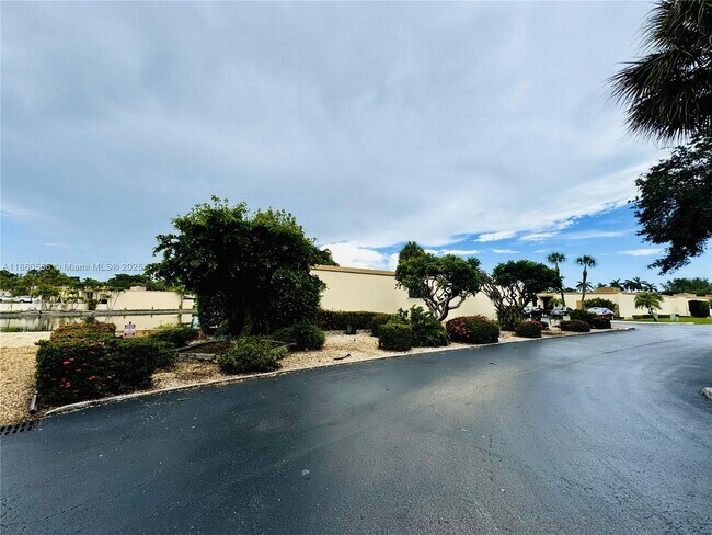 Building Photo - 6950 Sharpecroft Ct
