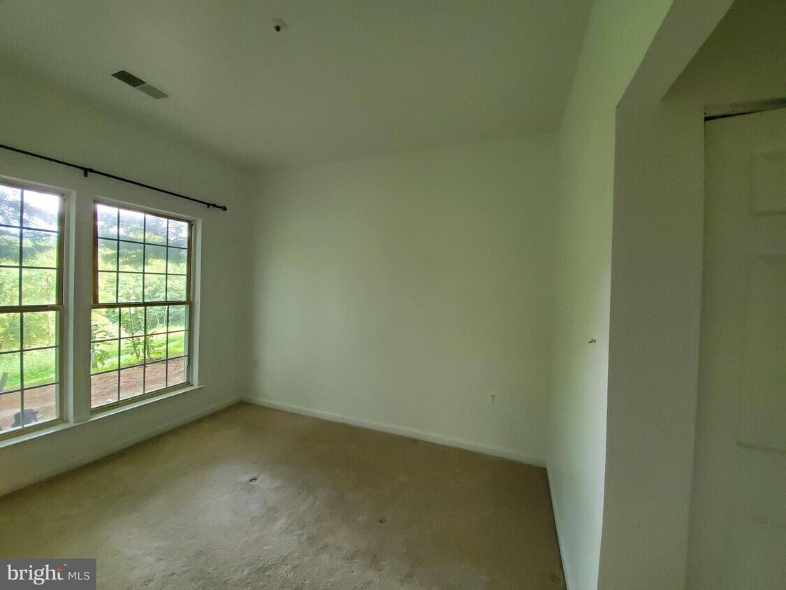 Primary Photo - 4404 Silverbrook Ln