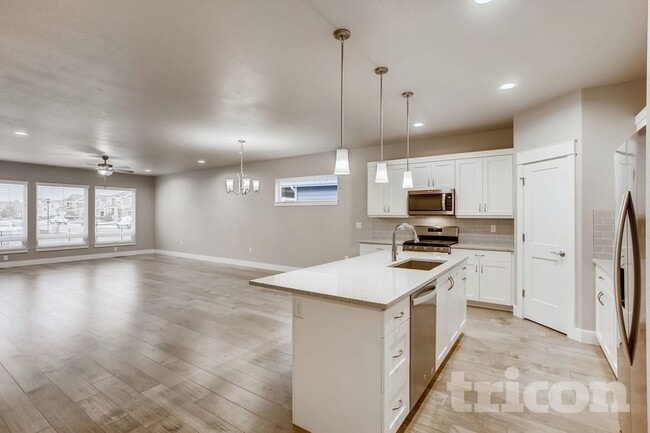 Foto del edificio - 1915 Tidewater Ln