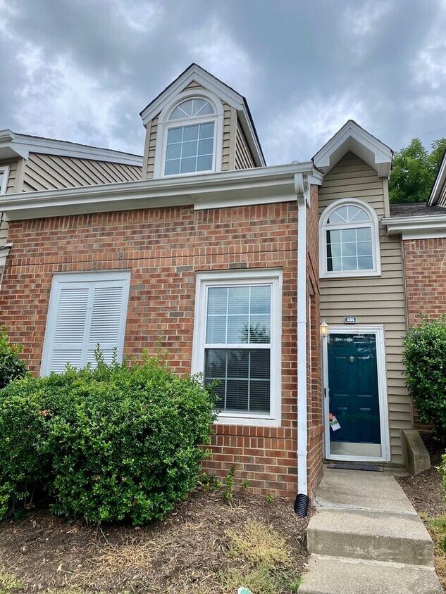 Foto principal - 404 English Ivy Dr