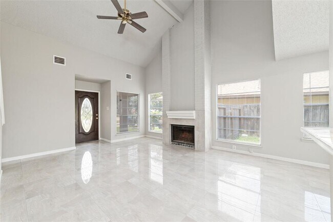 Building Photo - 13610 Vira Ct