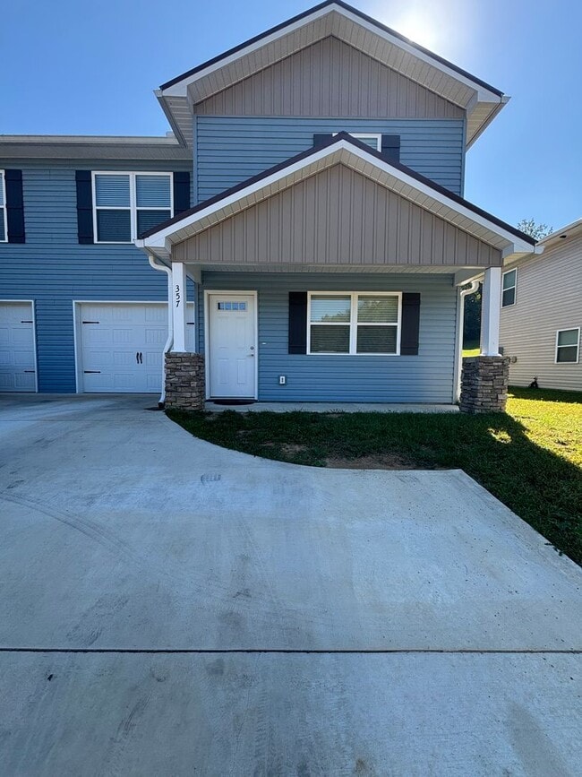 Building Photo - 357 Carolines Wy