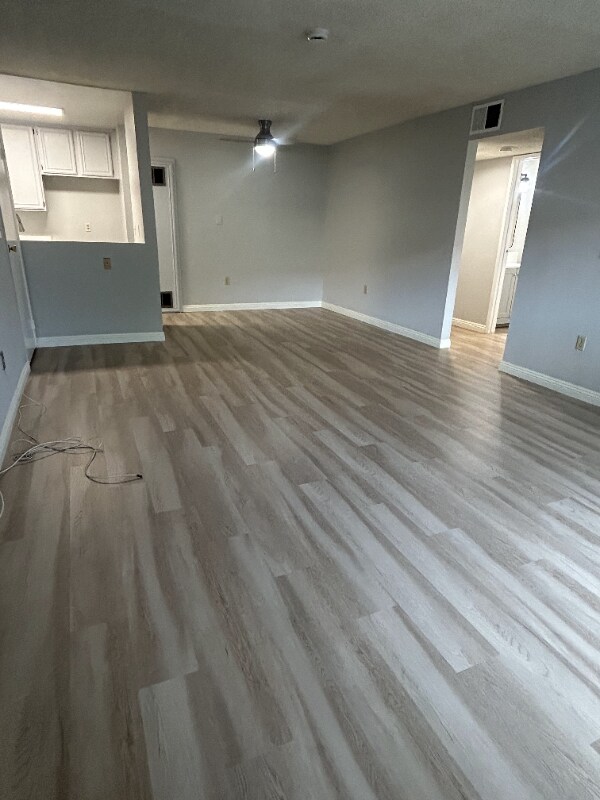 Foto del edificio - 309 E Elk Ave