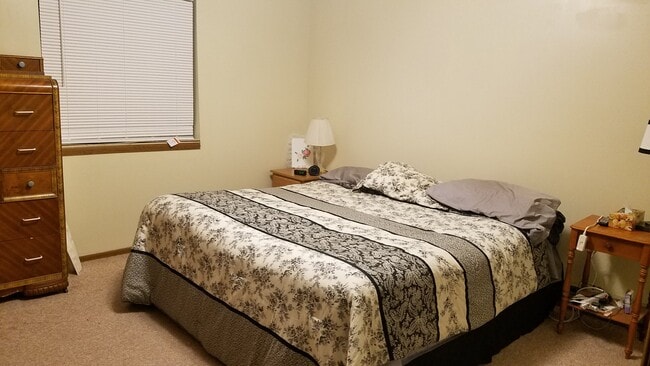 Building Photo - 6322 Ohio St